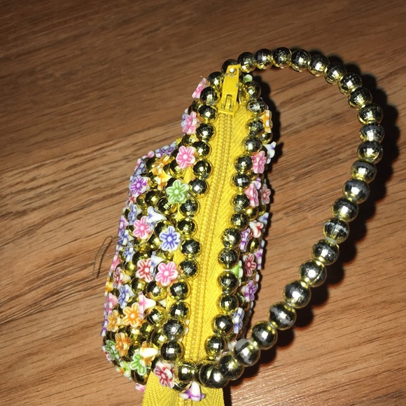 Novelty hand made flower beaded tiny zipper purse - Picture 3 of 7